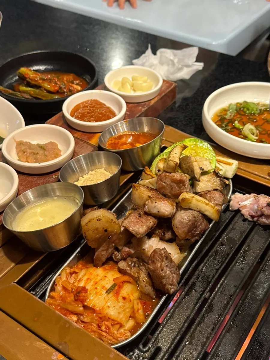 Grill at Jeju Oktop toward the end of the meal