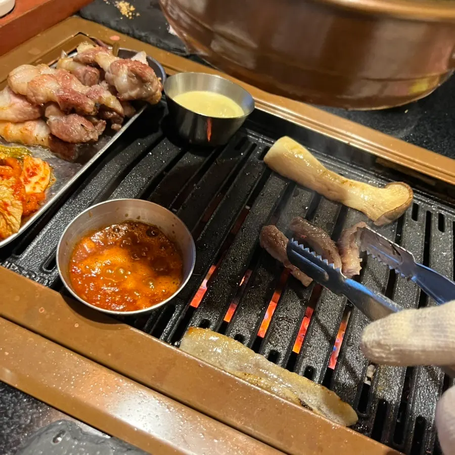 쌈에 싸 먹는 돼지고기