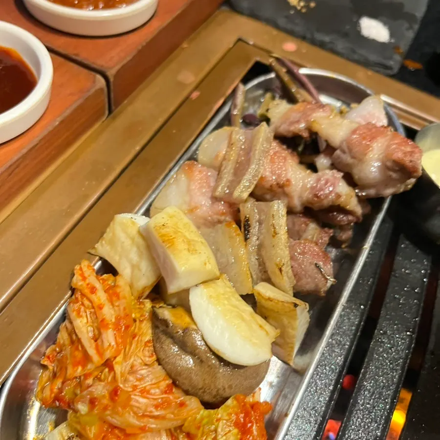제주옥탑 광주경안점 저녁 식사 모습