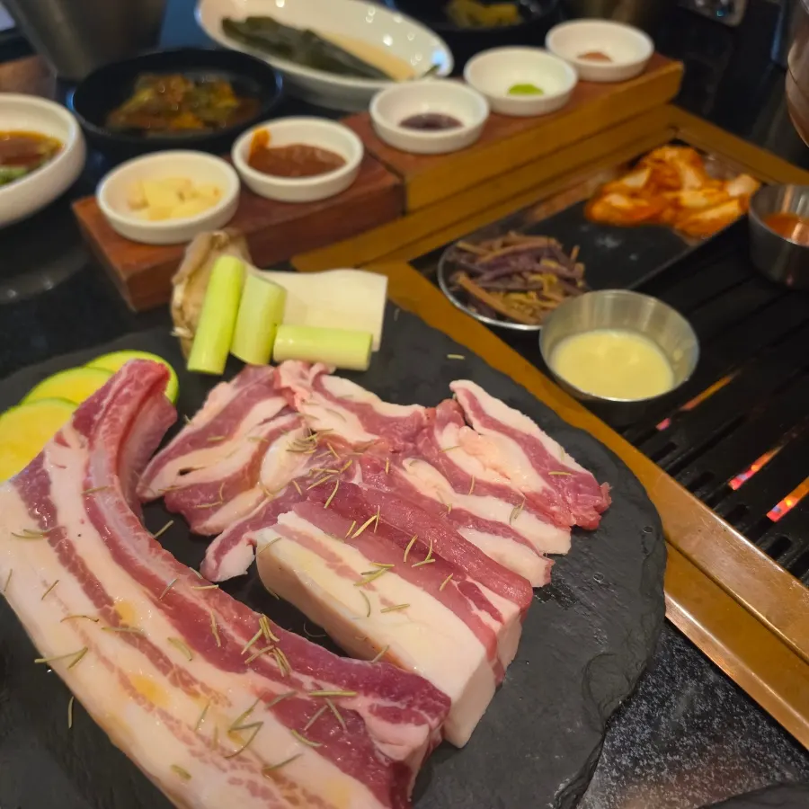 Photo of grilled black pork for the overall verdict