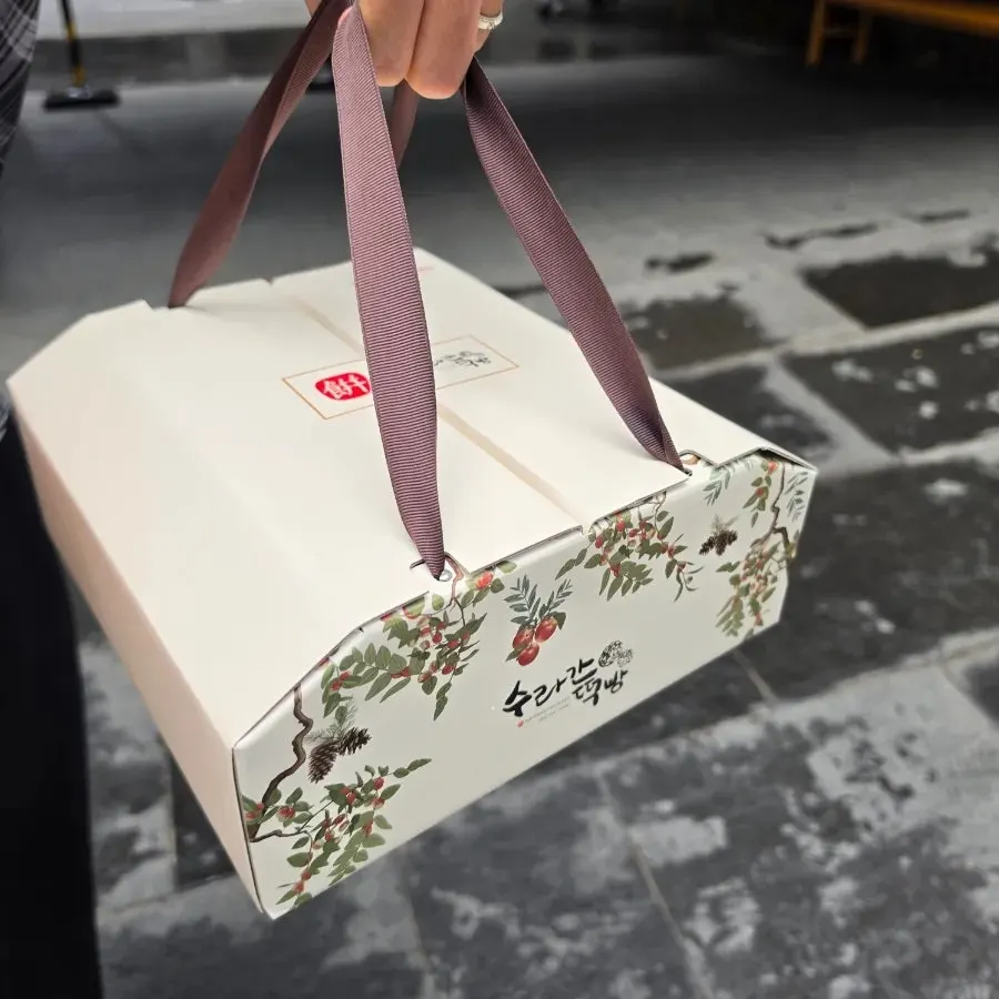 Suragan Tteokbang omegi-tteok gift set