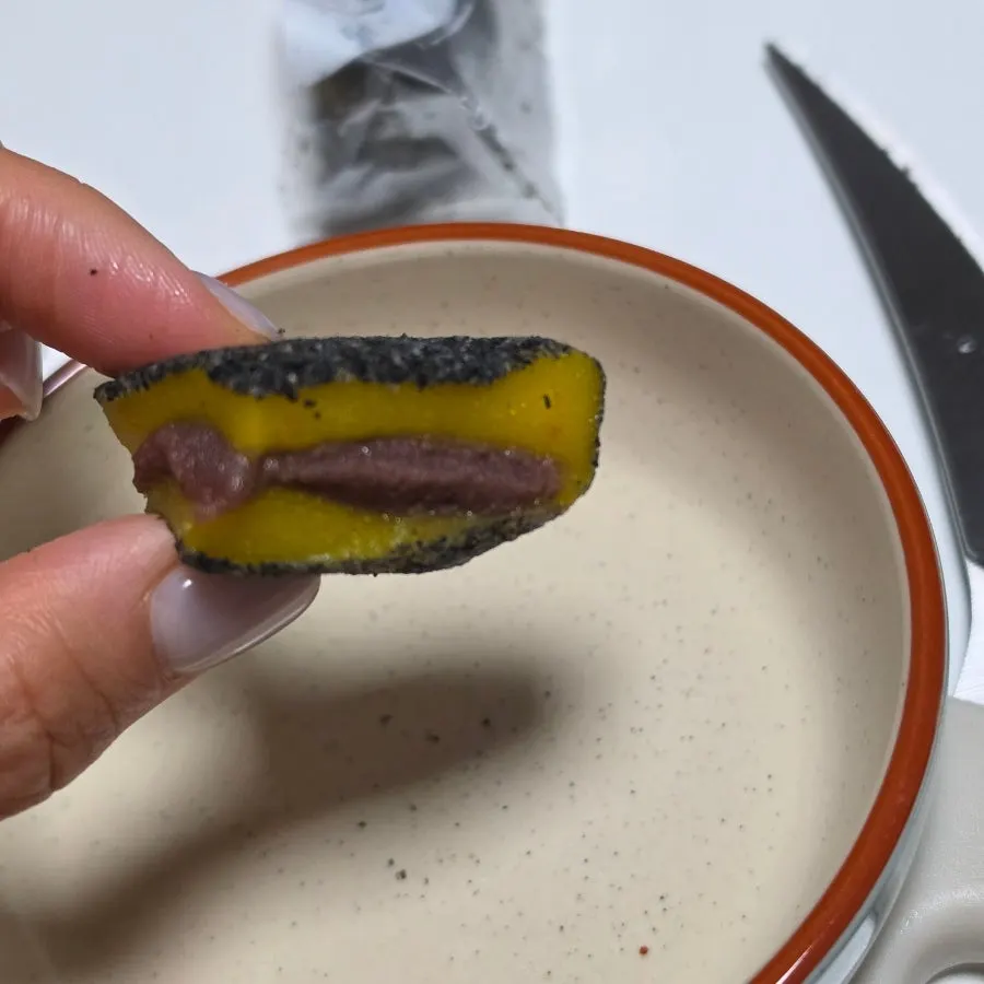 A chewy piece of omegi-tteok