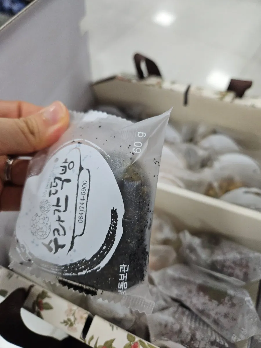 Individually wrapped omegi-tteok