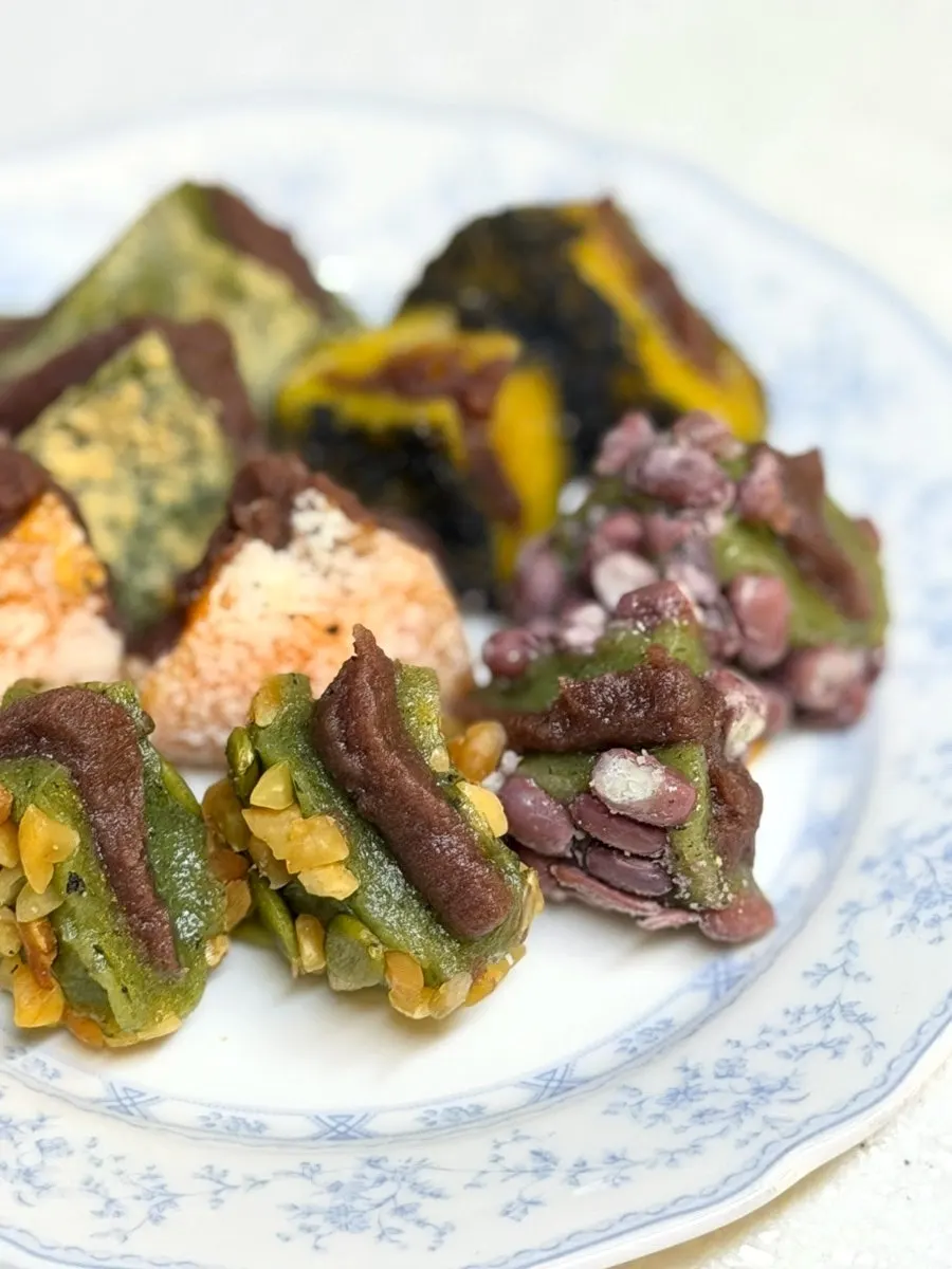 Pumpkin injeolmi and black rice nutrition rice cake sent by courier