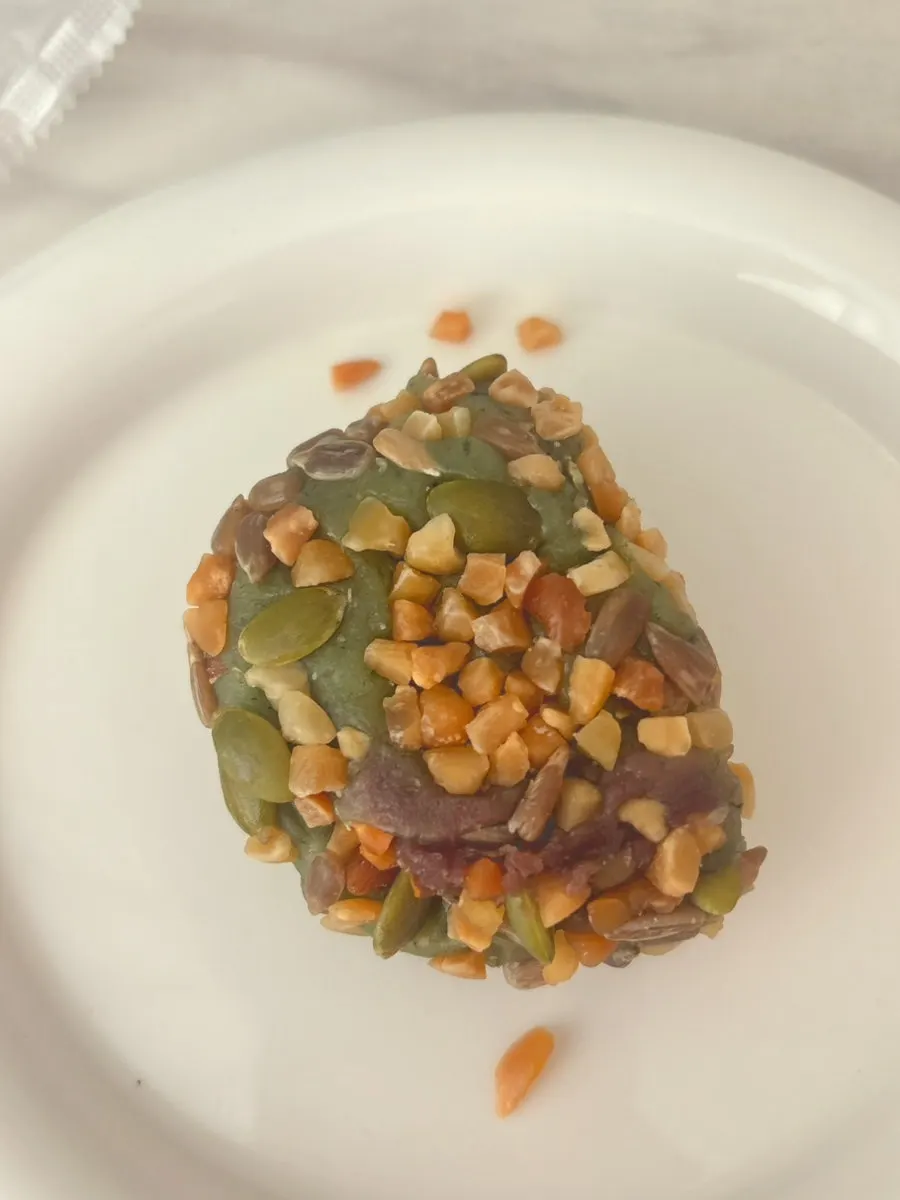 Cross-section of omegi-tteok filled with red bean paste