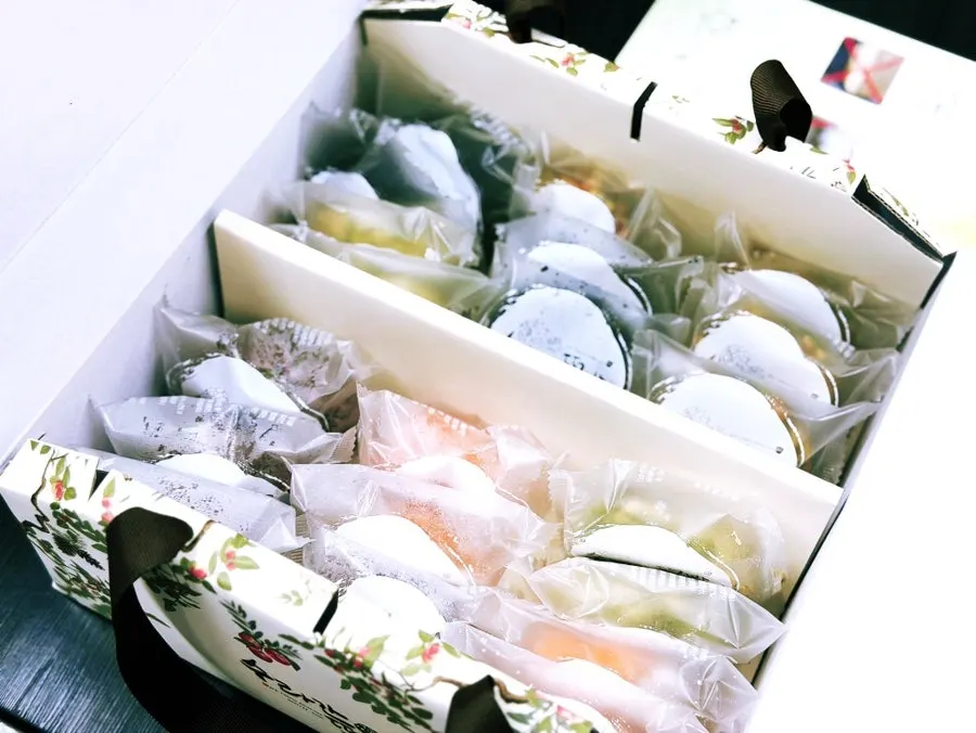 Individually wrapped rice cakes for breakfast and afternoon snacks