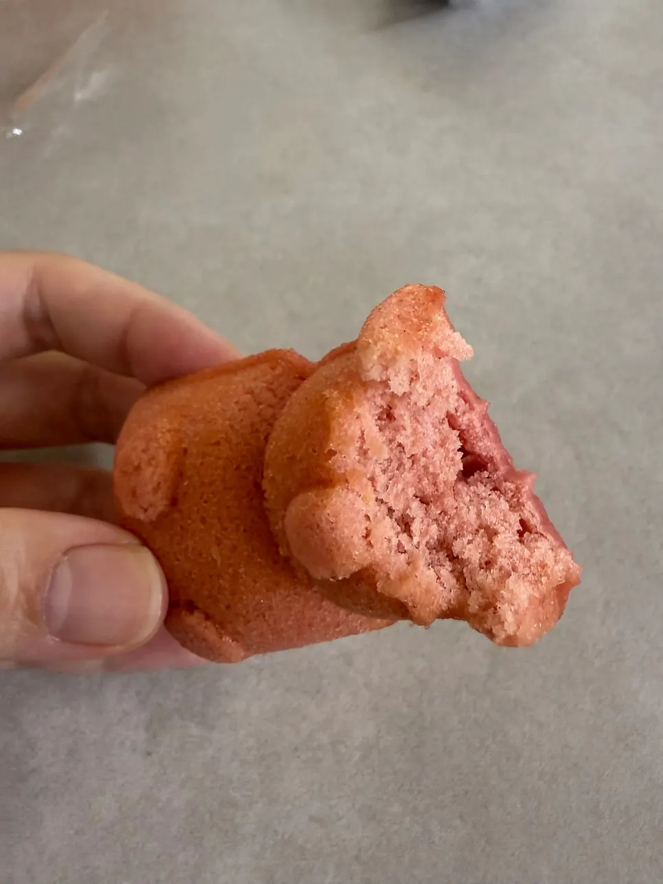 Pink strawberry-flavored Harubangne