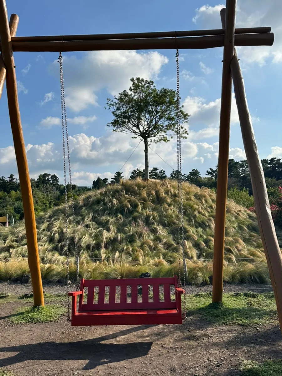 View of the outdoor walking path at Jayeon in PLANT827