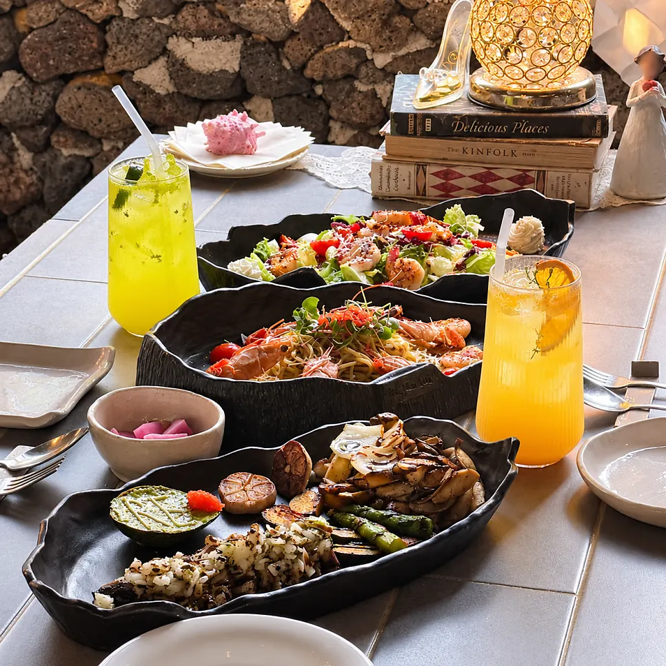 The full Pyeongdae Alhi sous-vide set for 2, served all at once