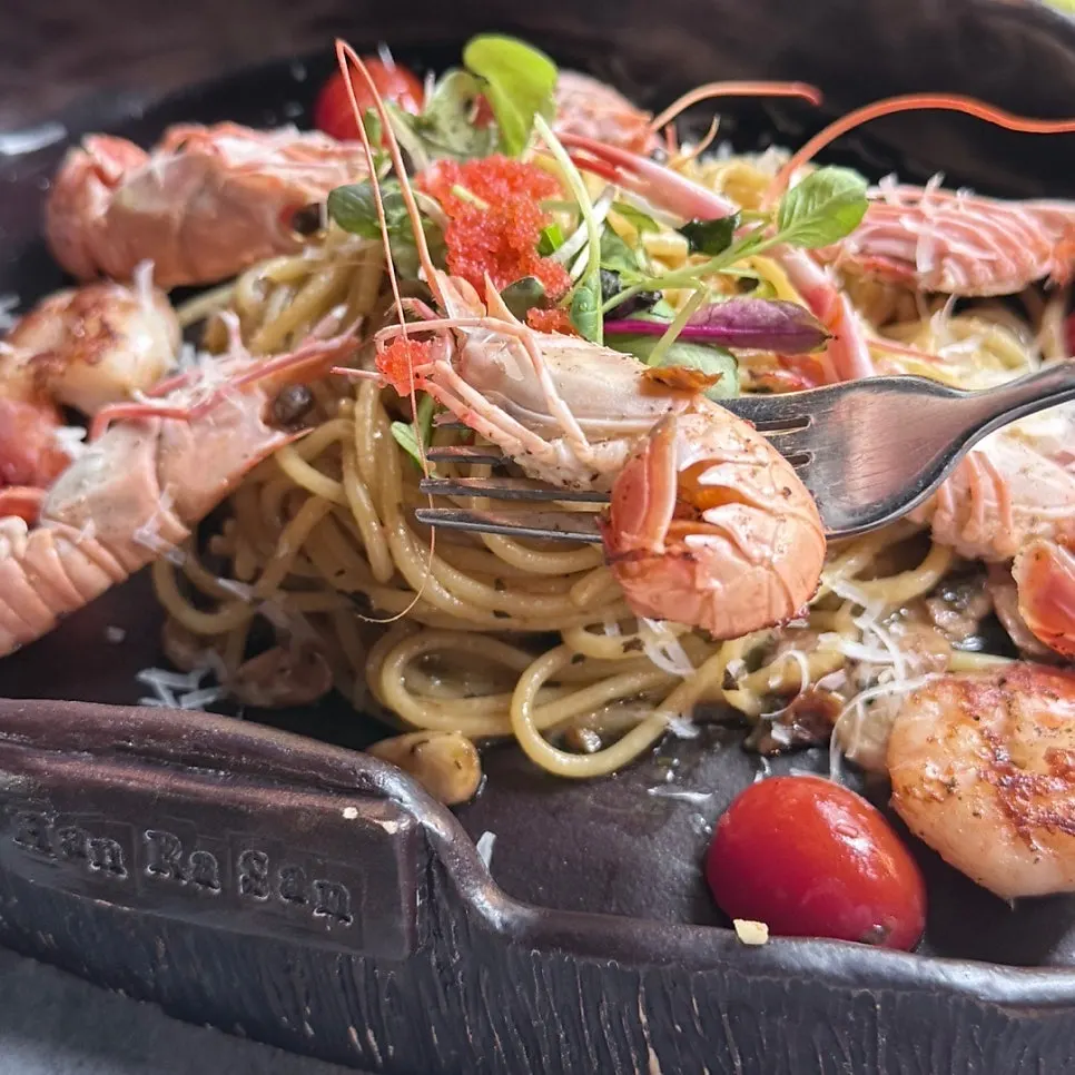 Hallasan pasta with sweet shrimp at Pyeongdae Alhi