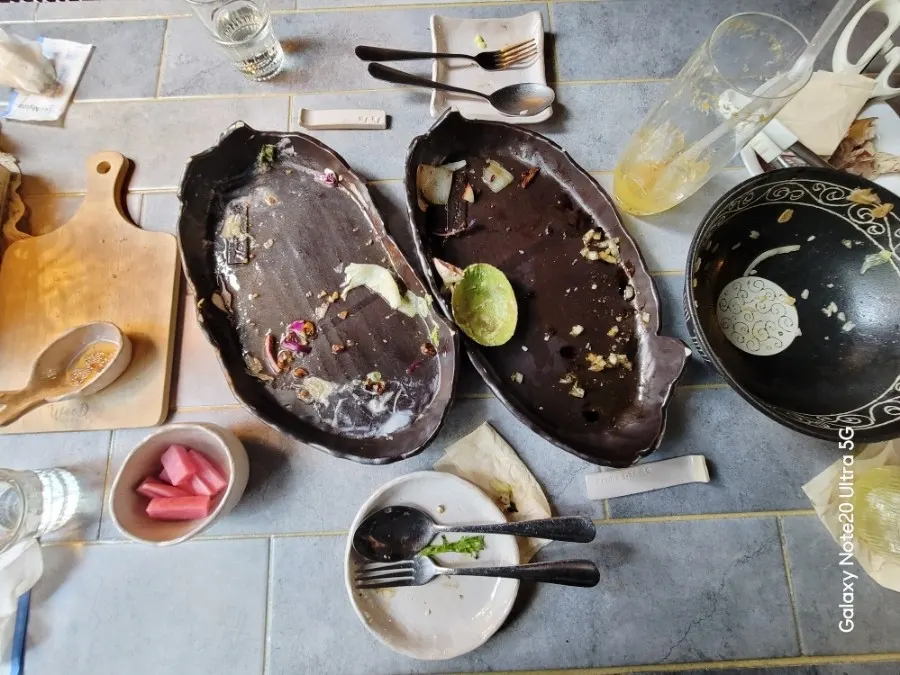 식사를 마친 평대앓이 테이블