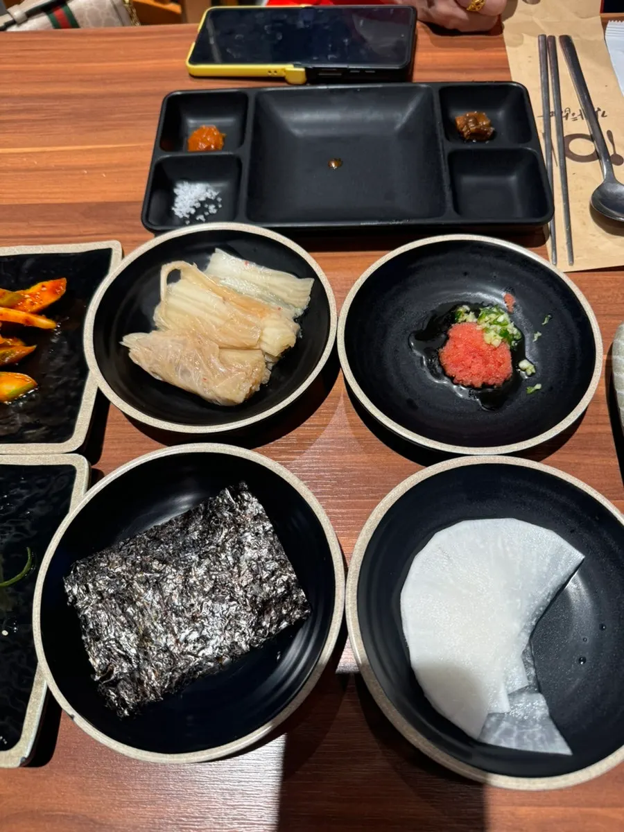 Various sauces served to go with the meat