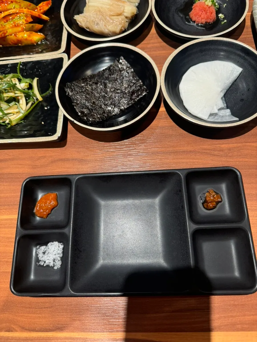 Individual sauce set for one person