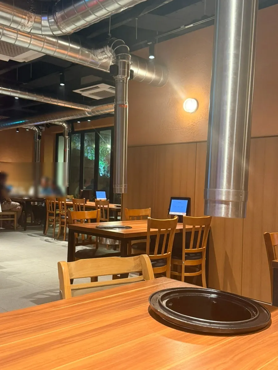 Table seating with the tablet menu set out