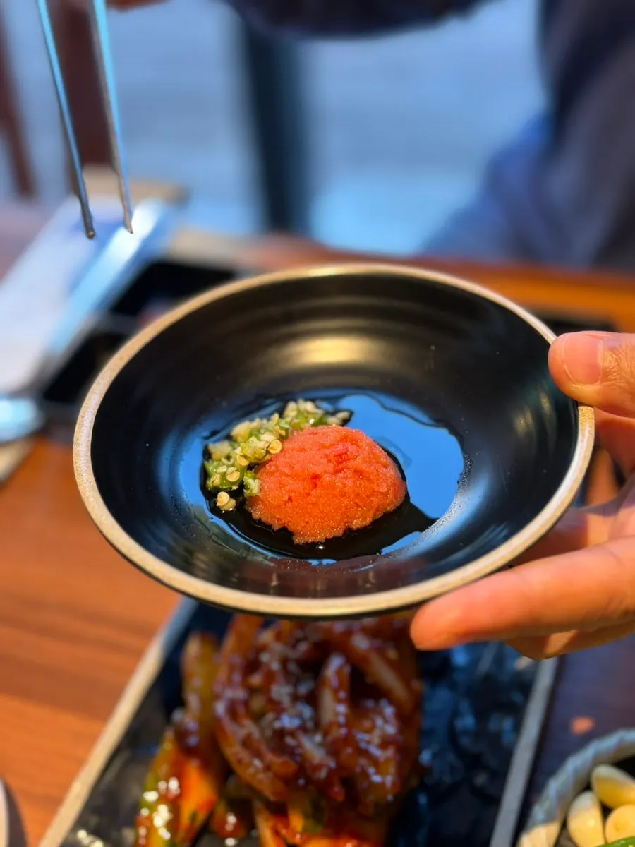 Meat and pollack roe sauce combination wrapped in seaweed