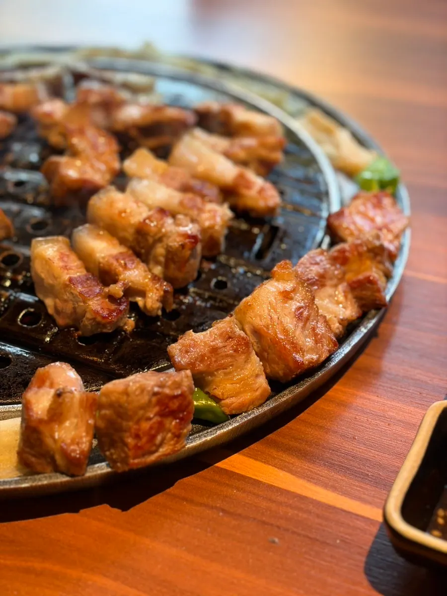 Black pork belly grilled to perfect doneness