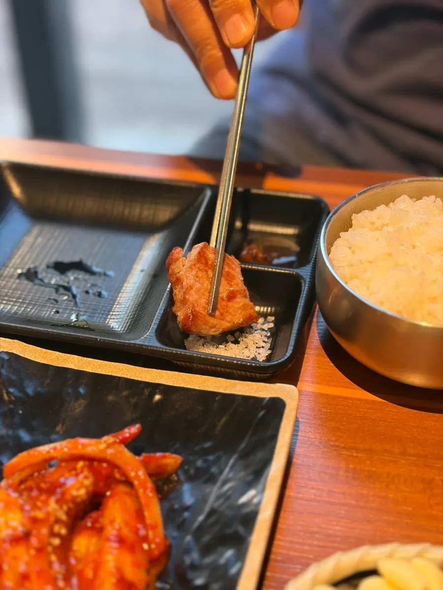Jeju Samchun's side menu of stews and noodles