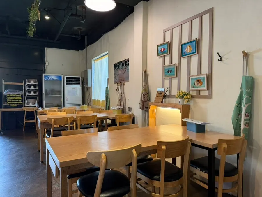Interior of Sikgwa Hamkke with a home-style Korean meal atmosphere