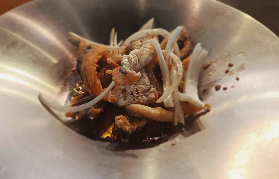 메뉴 통일 시 서비스로 나온 갈치 뱃살 튀김