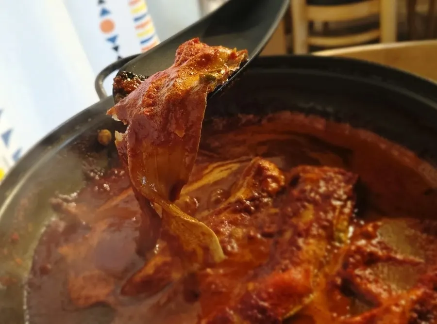 보글보글 끓는 순살갈치조림 냄비