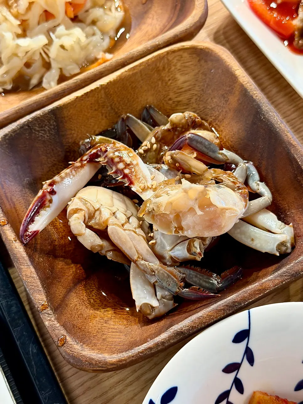 살이 꽉 찬 간장게장 한 마리