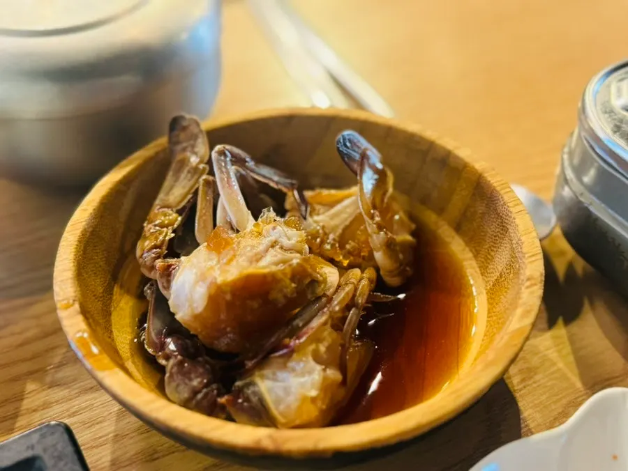밑반찬으로 나온 간장게장