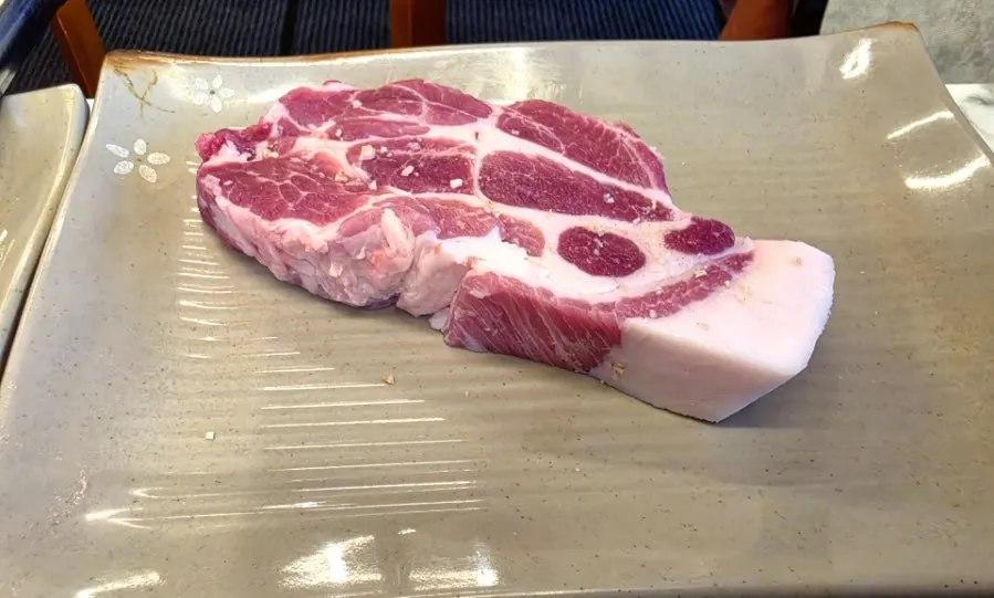 추가 주문한 숙성 흑목살 200g