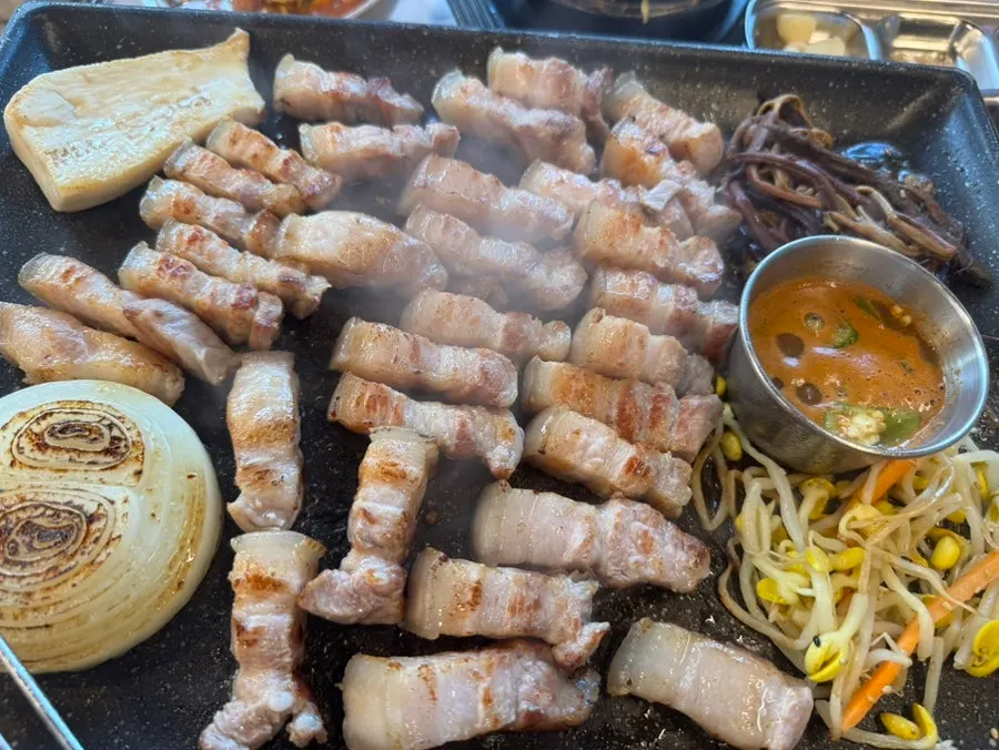 Black pork set enjoyed with the kids