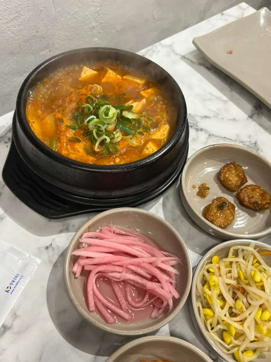Kimchi and bracken to grill with the meat