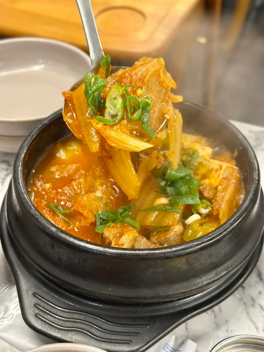 한상에 포함된 돼지김치찌개