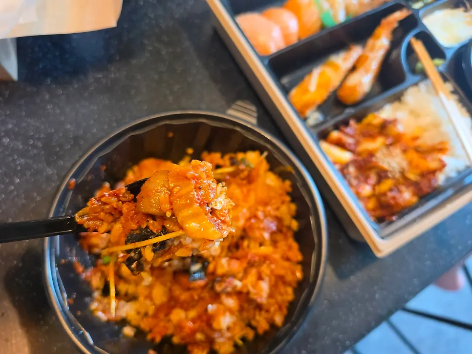 Octopus rice bowl mixed with sauce