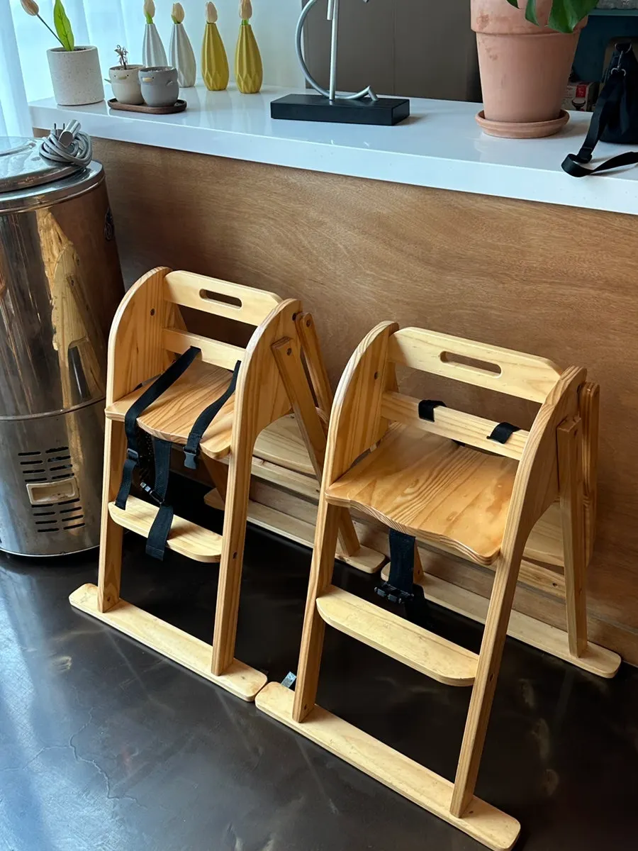 Seating with tables for 2 and 4