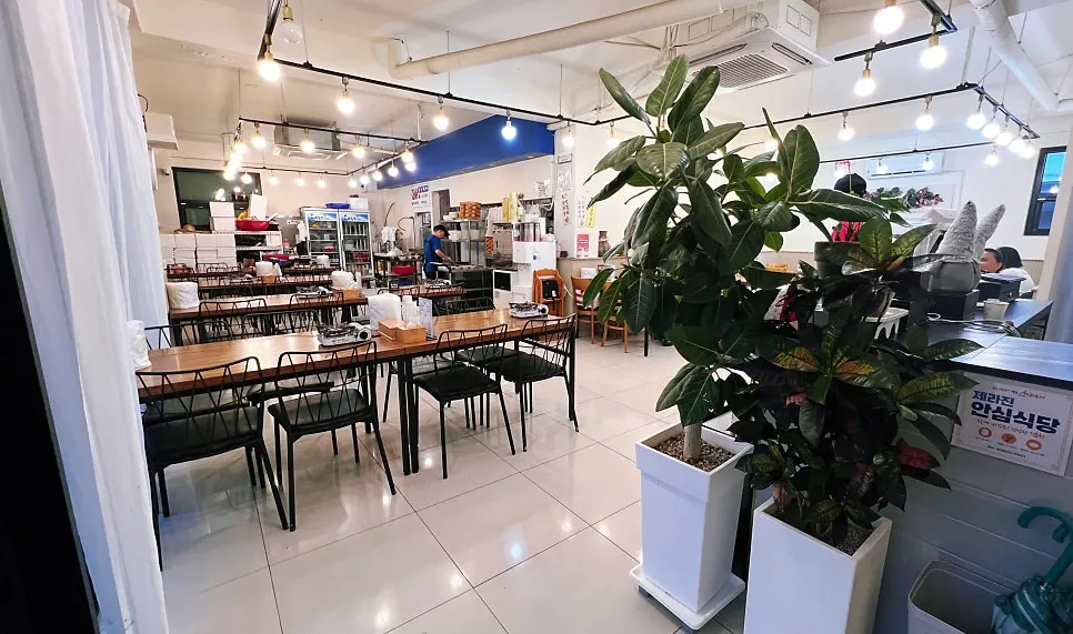 Store signage at Jejurowoon Cheonghaewon Seongsan Ilchulbong Branch
