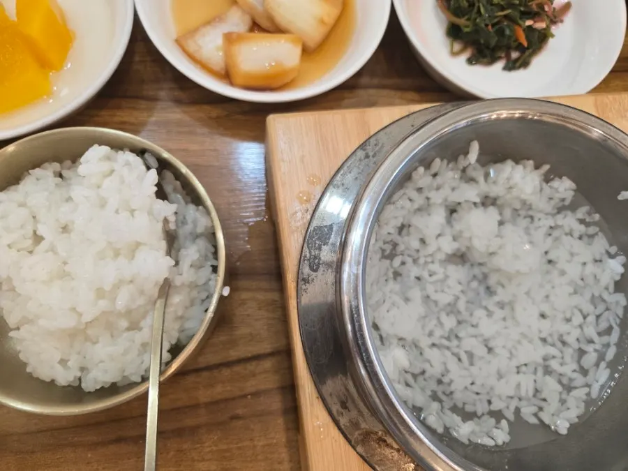 Pot rice served as part of the set