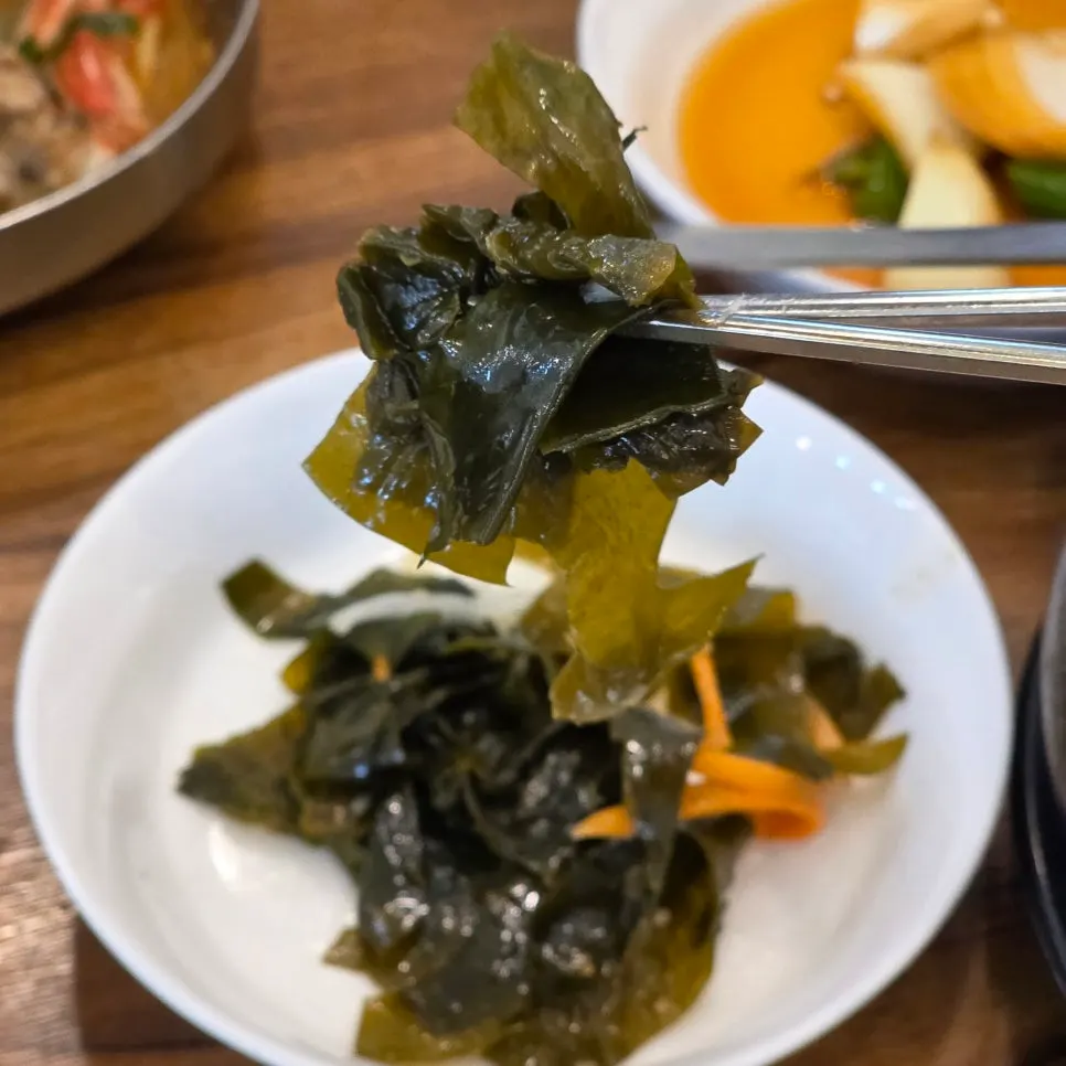Sea mustard salad made with Jeju seaweed