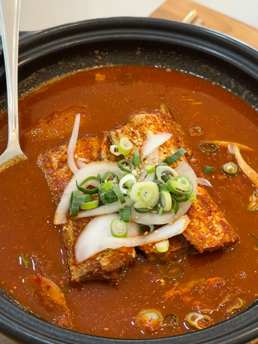 Braised hairtail with generous soupy broth