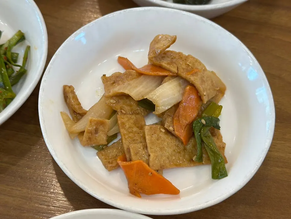 Seasoned crab served as a basic side dish