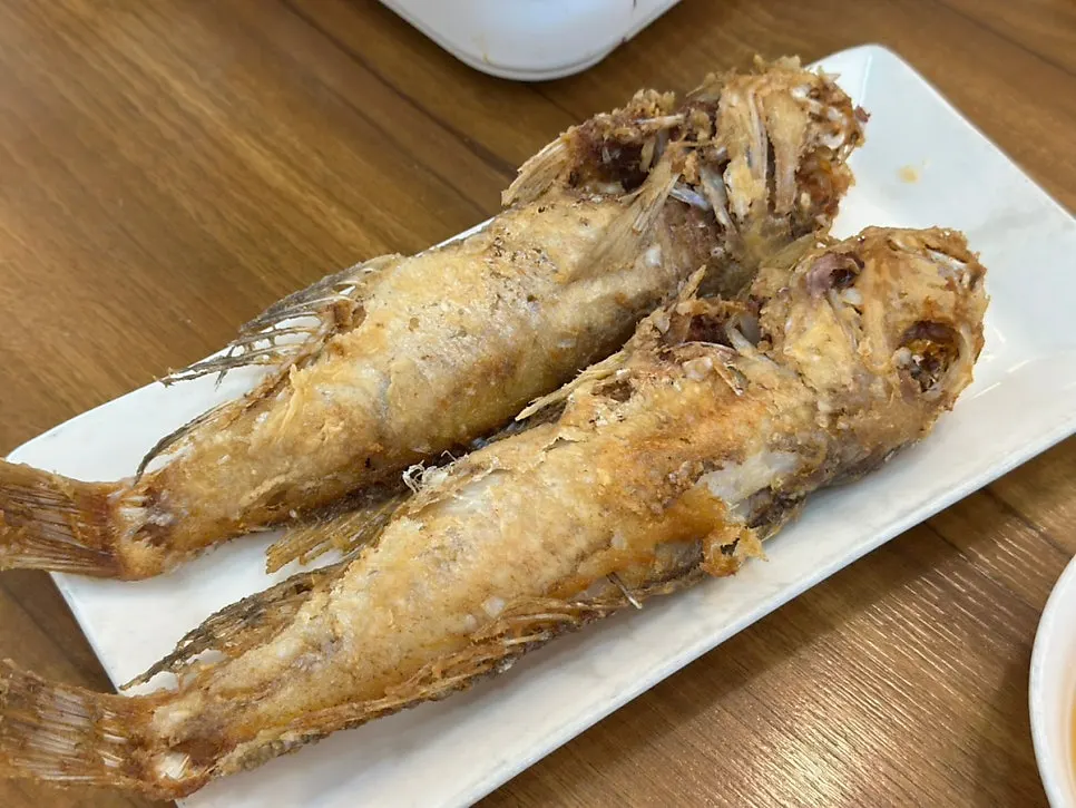 Seasoned crab eaten together with rice
