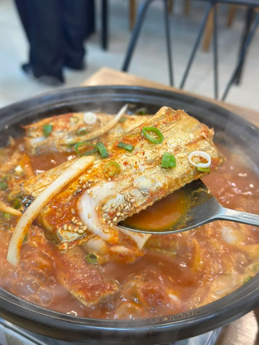 Pot of braised hairtail at Jejurowoon