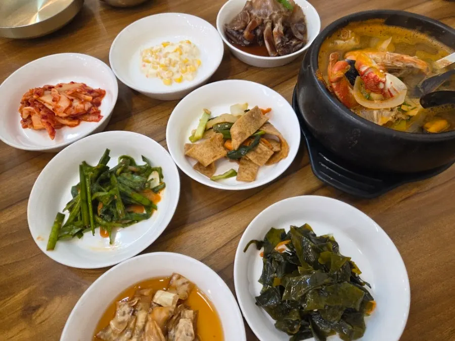 큼직한 갈치토막과 무가 든 갈치조림