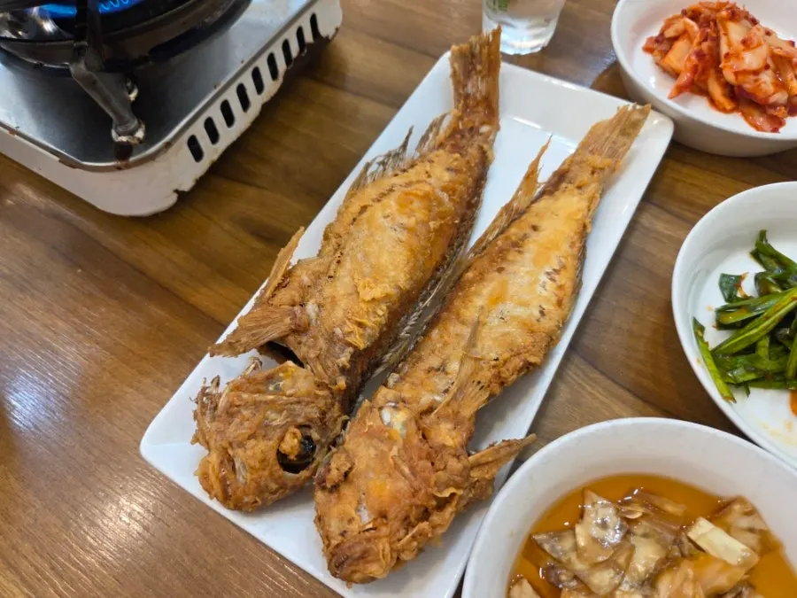 갈치조림 옥돔구이 간장게장 솥밥 한상