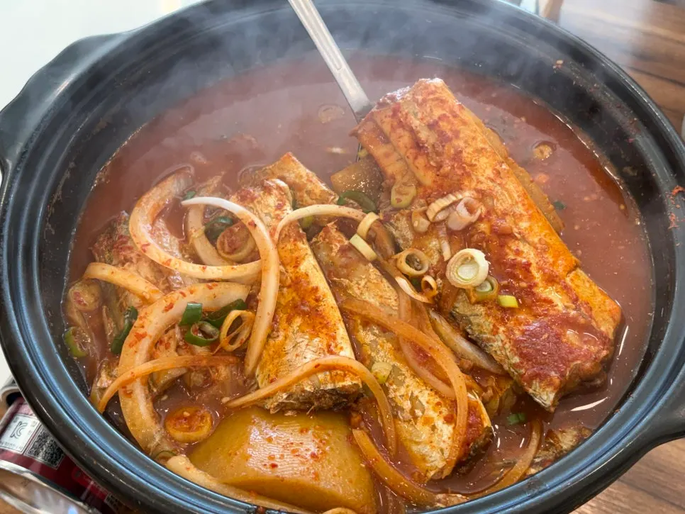 Braised hairtail with thick cuts of fish