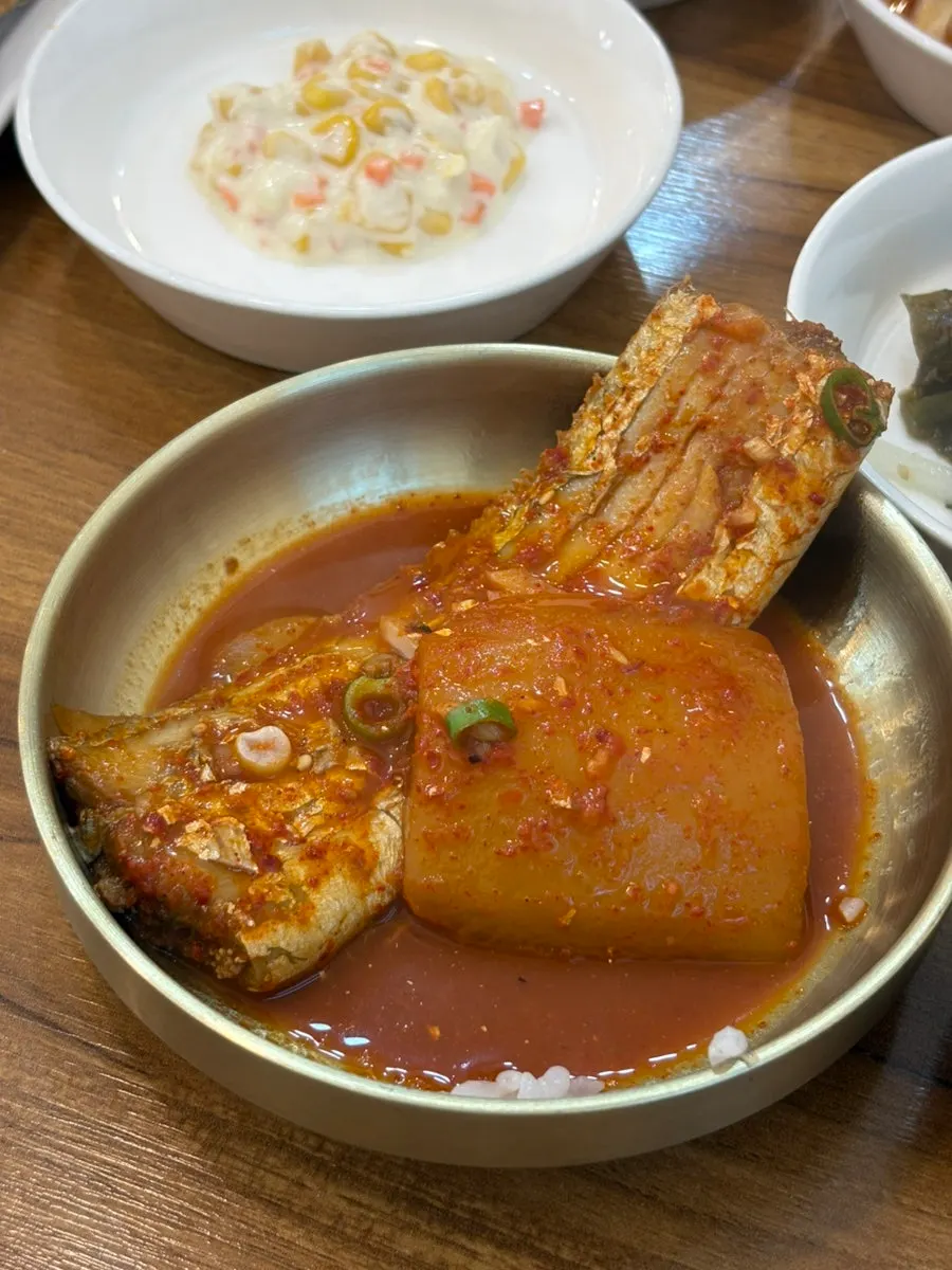 Radish soaked in braised hairtail sauce