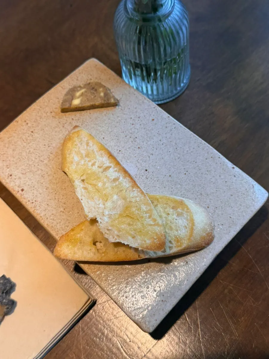 Baguette served as the first course of the meal