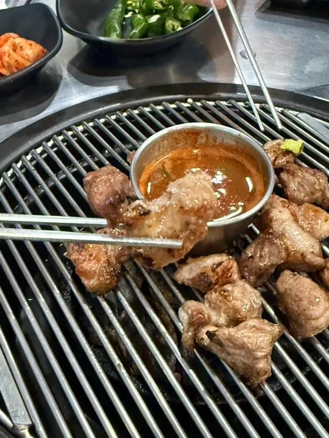 육즙 있는 흑돼지 목살