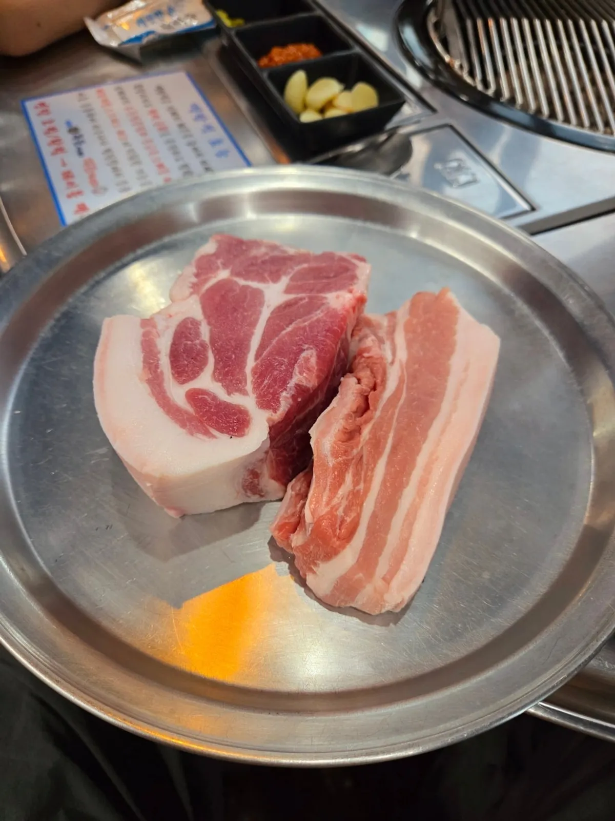Table spread at Heukdonsibaekdonmyeon