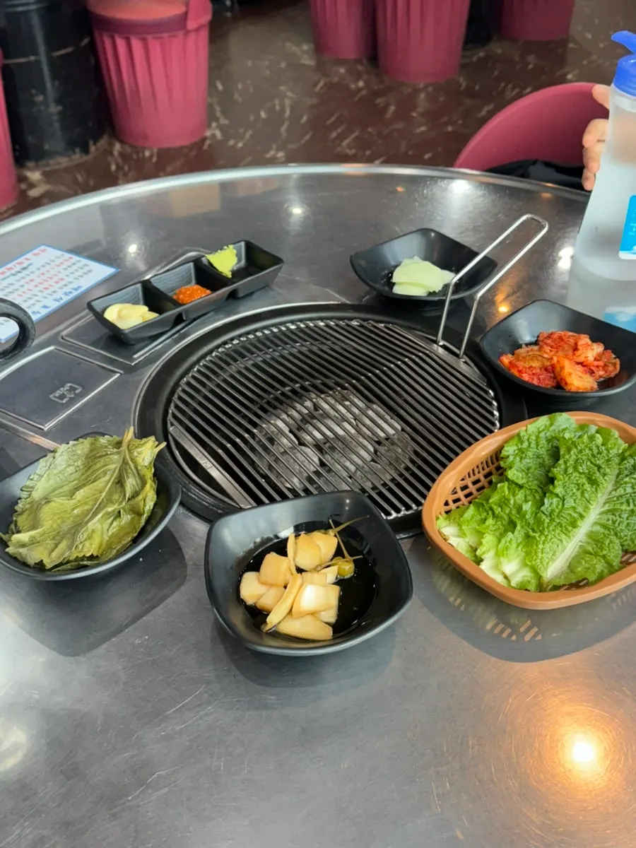 Basic side dishes set from Heukdonsibaekdonmyeon