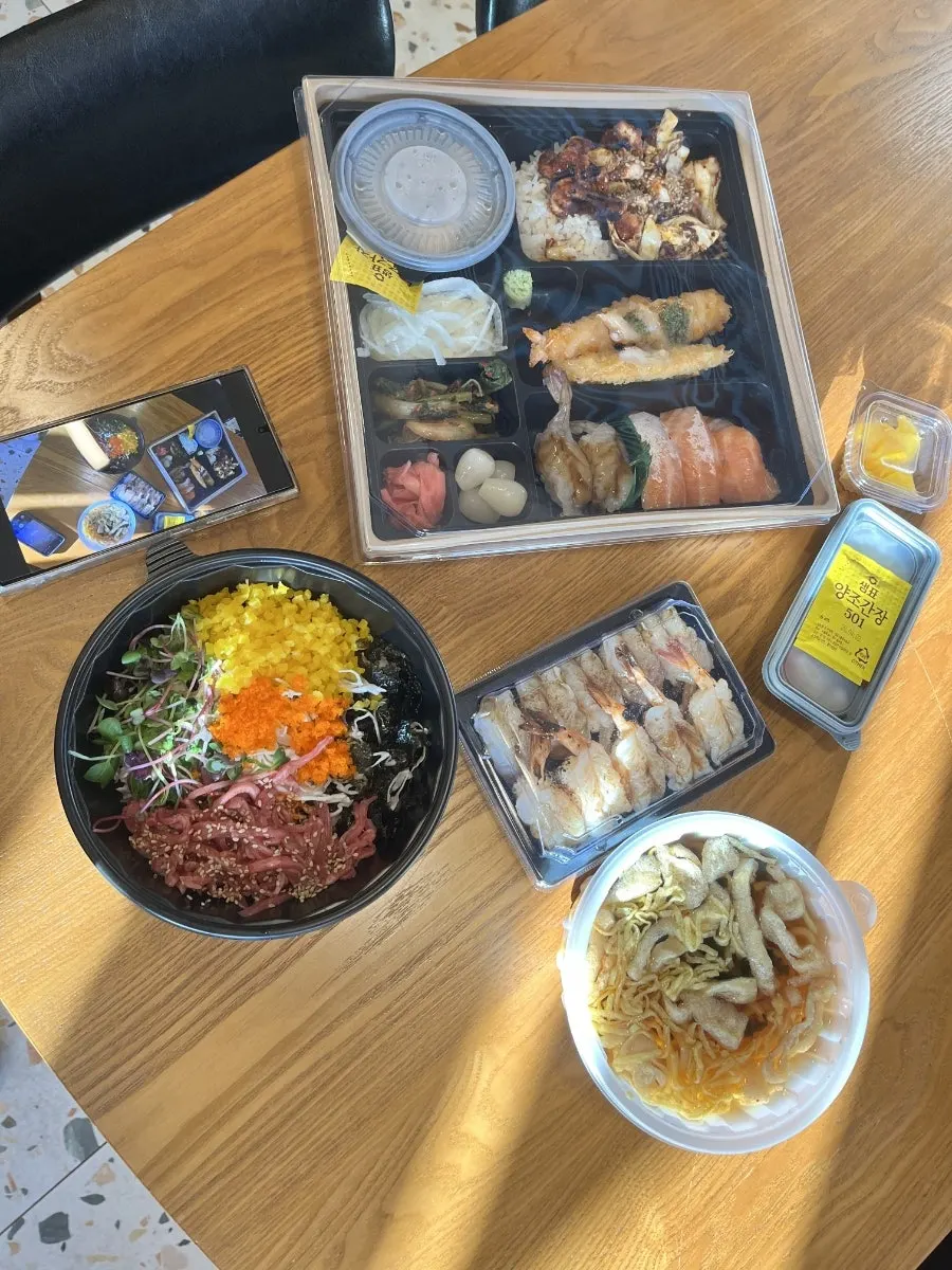 Lunchbox packed to go at Jejju City Hall Branch