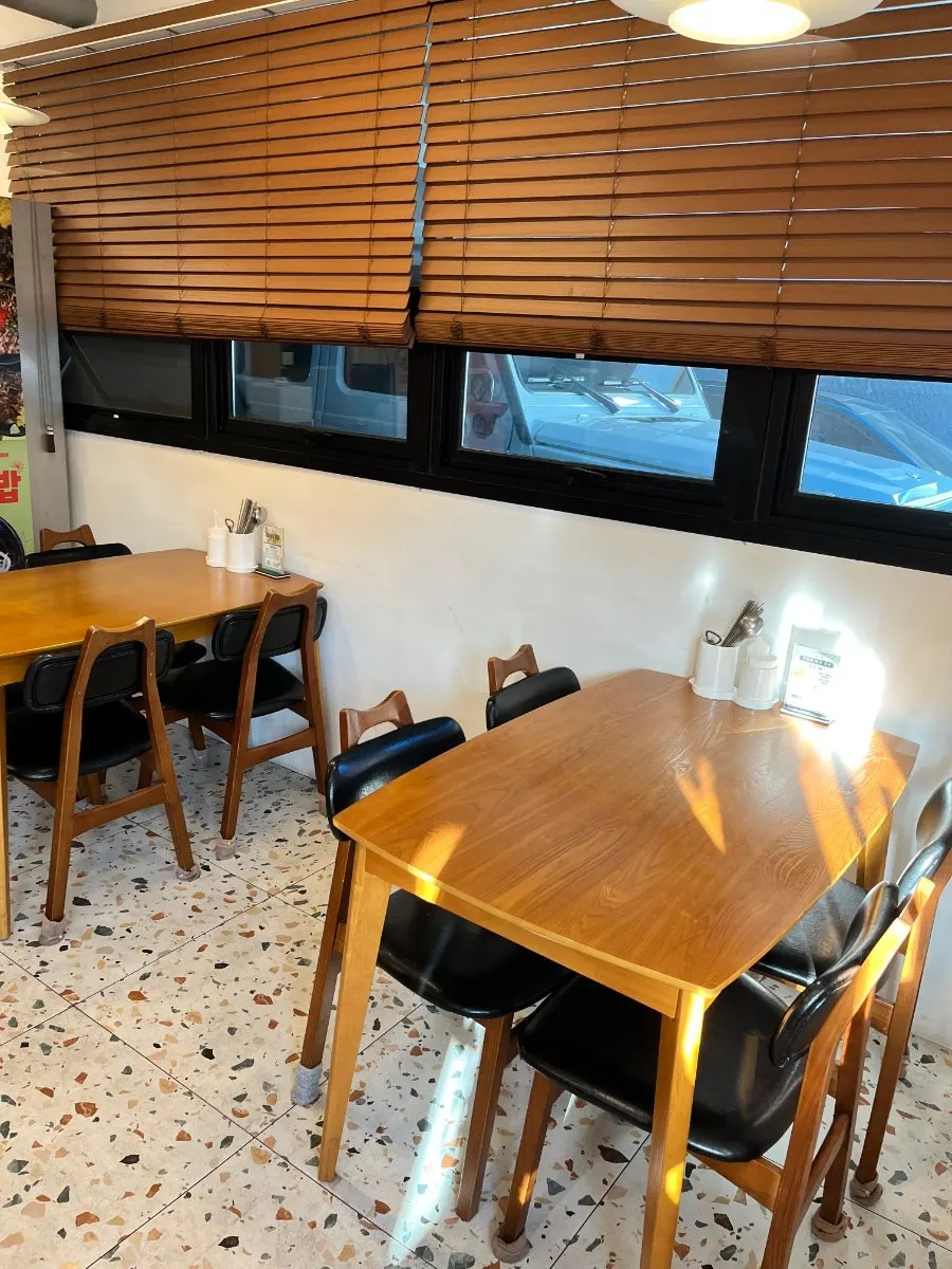 The clean, tidy interior of Jejju City Hall Branch