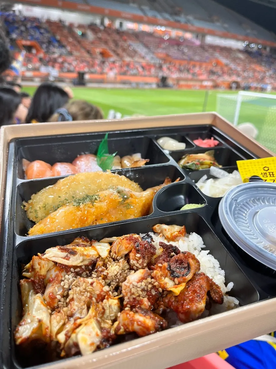 Jejju lunchbox opened up at Jeju World Cup Stadium